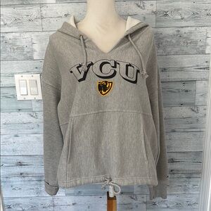 VINTAGE VIRGINIA COMMONWEALTH UNIVERSITY VCU BIG LOGO CREWNECK SWEATSHIRT